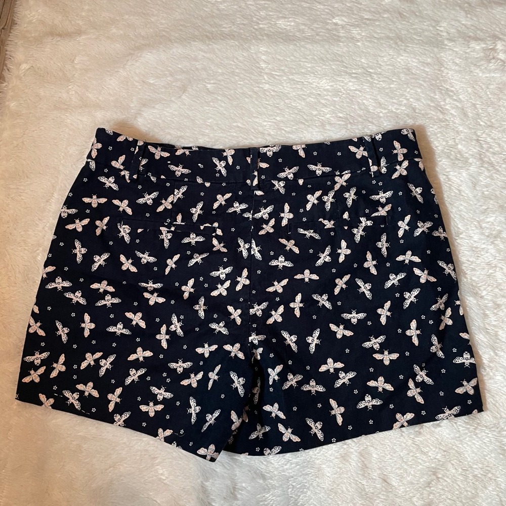 LOFT Navy Blue Bee‎ Print Riviera Shorts Womens 10 Cotton Stretch Cottagecore - Picture 2 of 7